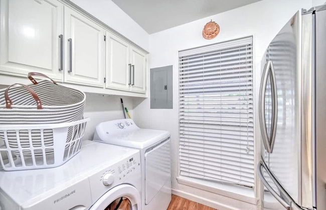 Luxurious Riverfront Condo Just 1 Blk to Schlitterbahn! - Foto 16