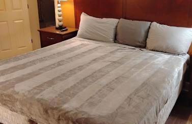 Gated 1 King Bedroom 1 Bath Apt with Full Kitchen 129 - Foto 1