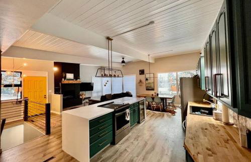 Mid Century Modern Montana Dream Home - Foto 27