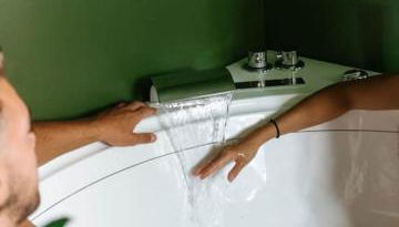 La Suite Chammarzt - Insolite - Escapade à deux -JungleRoom - baignoire balnéo privative - centre historique - Foto 4