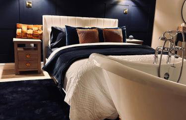 Luxury Romantic Bolt Hole - Photo 10