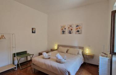 Charming Home with Private Patio near Swiss Border and Transport - Daisy, Loggiadeifiori - Photo 1