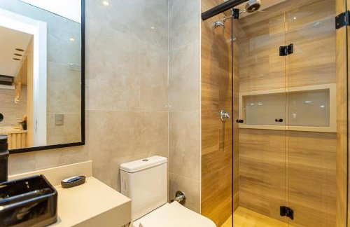 Luxuoso Apt Batel - 4 Minutos do Shopping Pátio Batel c/ Garagem, Piscina, Sauna e Academia - Foto 17