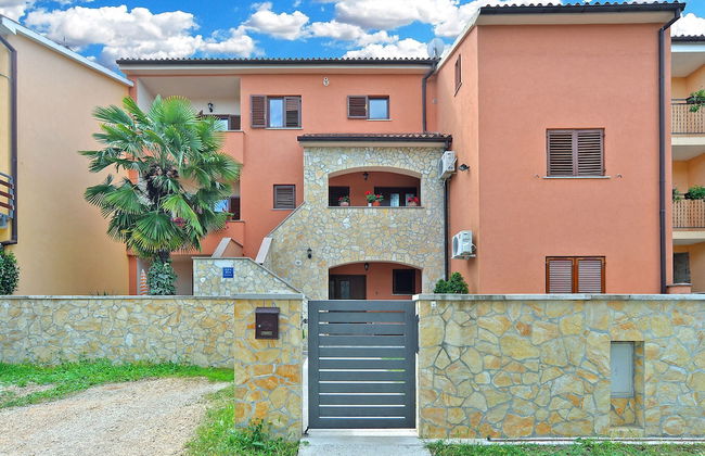 Apartments Mira 295 - Photo 1