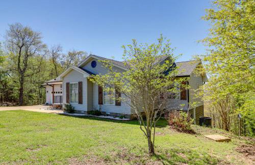 Charming Edgemont Home with Deck and Lake Views! - Foto 33