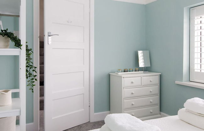 Bright Modern 4 br House 100 Metres From Beach - Photo 21