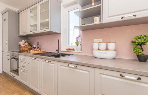 3 Bedroom Cozy Home In Sikovo - Foto 20