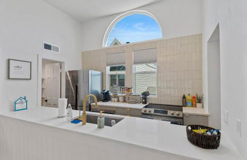 Stylish Phoenix Townhome - Foosball Table, Laundry, Parking! - Foto 7