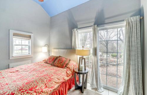 Historic Cabin with Yard 1 Mi to Lake Spavinaw! - Foto 18