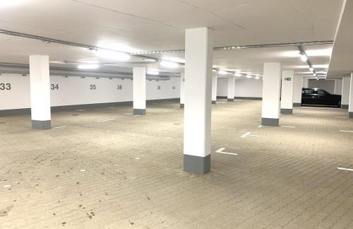 New-three room-Entire Apartment with two Balconies & Garage, Central-Fast Access to City Center - Barmbek -Stadtpark - Foto 33