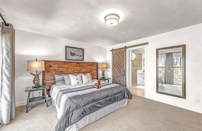 Pebble Beach Barking Seals - 5min Walk to the Beach! - Photo 3