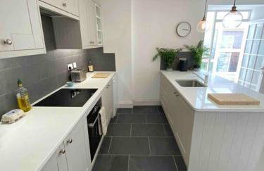 Beautiful 2 bed end terrace Victorian town house - Foto 12