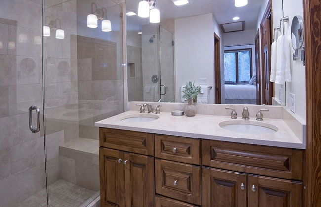 Arrowhead Village Condo - 206 Seasons Lodge - Photo 17