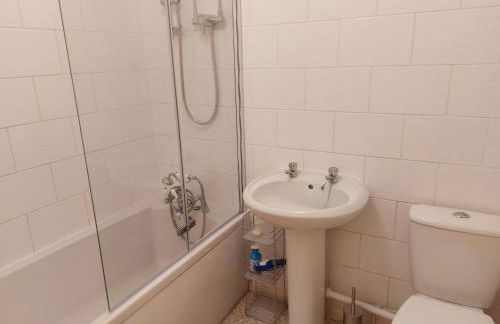 3-Bed Cottage Sleeps 4 20 mins to Northampton - Photo 15