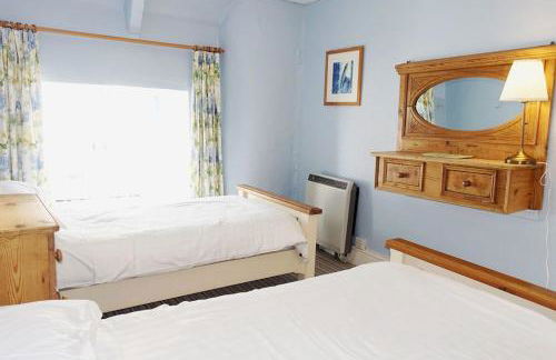 Holly Cottage - characterful cottage a stones throw from river Dart with front & back patios - Foto 12