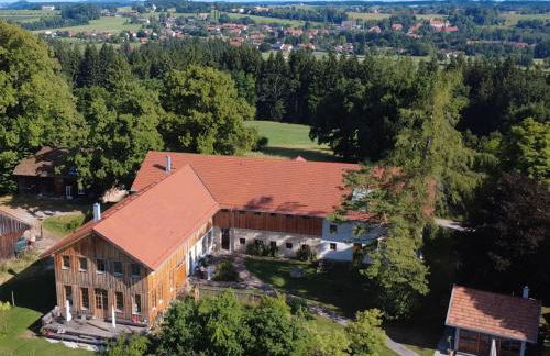 Altkreut Festenhof, Linde und Kastanie, 2 große FeWos für Gruppen bis 19 Personen ruhig und naturnah, 60 Min von München - Foto 28