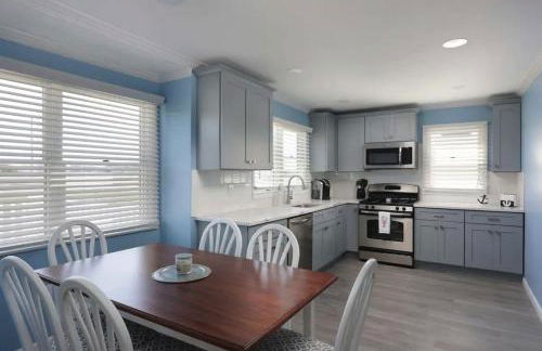 Island Time- beautifully renovated bay view home - Foto 3