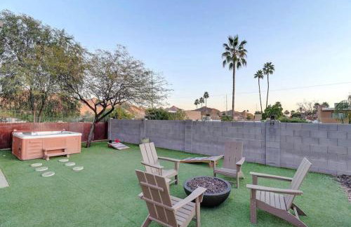 Epic 6BR with Pool, Spa and Fire Pit - Walk to Trails - Foto 3