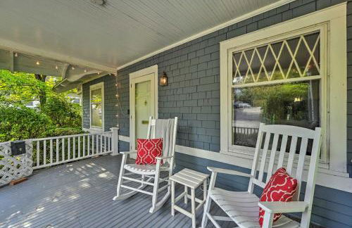 Bright Greensboro Escape about 1 Mi to Downtown - Foto 2