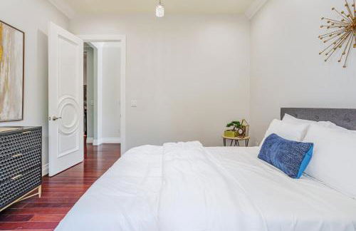 Regal 4 bed with hot tub close to Universal sleeps 15 - Foto 39