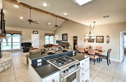 Pet-Friendly Flatonia House with Patio and Gazebo! - Foto 9