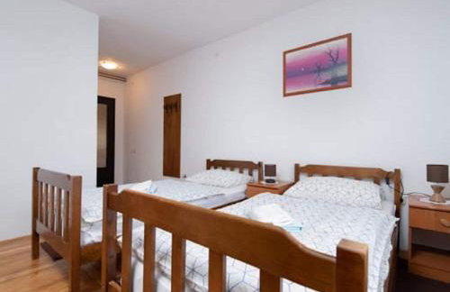 Cottage in Lovinac Near Paklenica Park - Foto 18