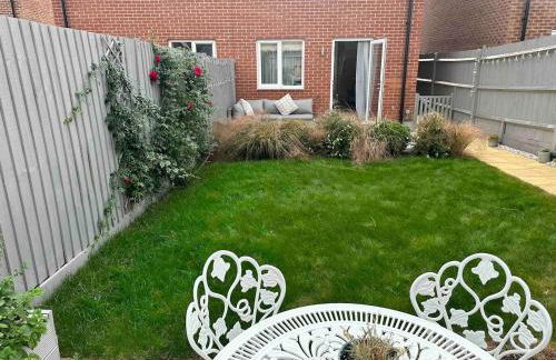 Lovely 2 bedroom home - Photo 6