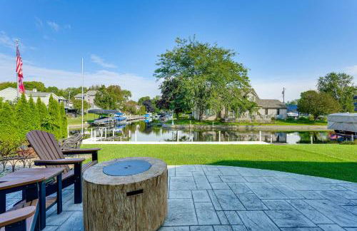 Sleek Getaway on Lake Wawasee with Private Dock! - Foto 2