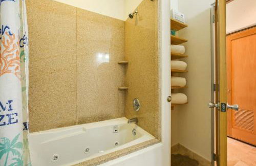 Oceanside Escape with 3 Bedrooms Spectacular Ocean View and Pool - Foto 18