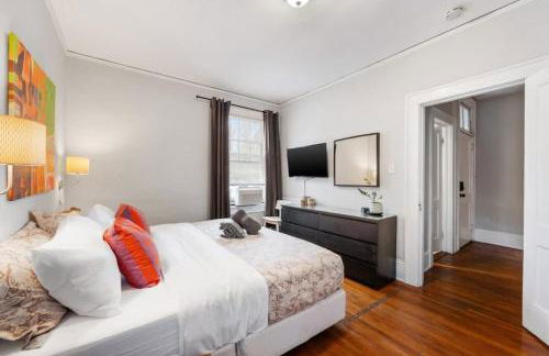 Elegant and Colorful 1BR with Covered Porch - Foto 4