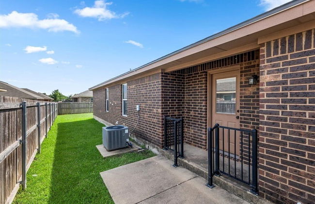 Spacious 3BR Home in Amazing Location - Photo 57