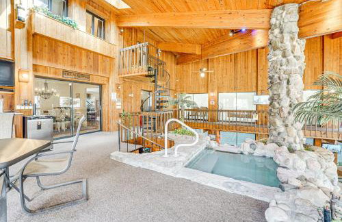 Bloomfield Retreat with Pool 6 Mi to Riverside Park - Foto 37