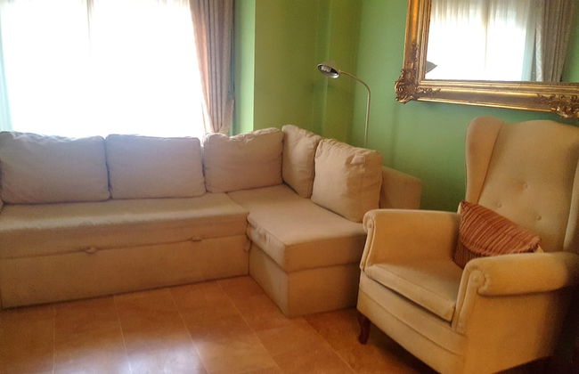 Piso junto a Jardines de la Victoria y Renfe - Photo 9