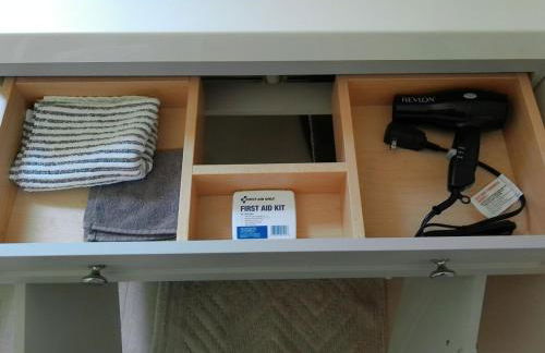 King Bed Creekfront Retreat in Jacksonville - Photo 8