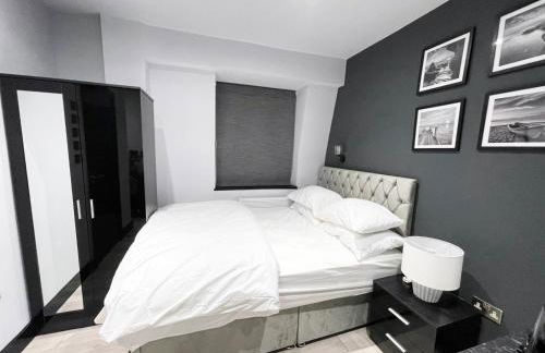 Private Family and Business Rooms Harrow Fast WiFi - Photo 32