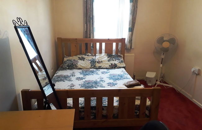 House with a garden in Arnos Grove - Foto 6