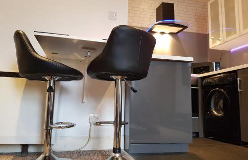 Modern Broughton Apartment - Walk to City Centre and St James Quarter - Foto 37