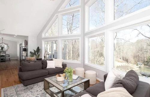 Waterfront Retreat with Spectacular Interior, Jacuzzi and Game Room in NC - Foto 57