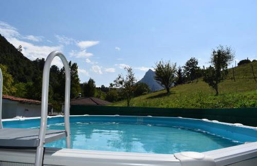 LA CASA AZUL, un oasis de calma, vistas impresionantes con PISCINA, SALTADOR, BARBACOA y acceso al río Asón - Foto 4