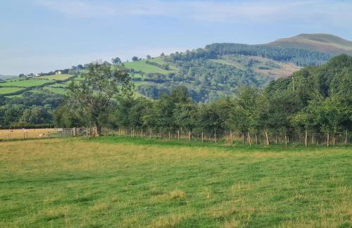 Cosy couples bolthole heart of Brecon Beacons - Photo 16