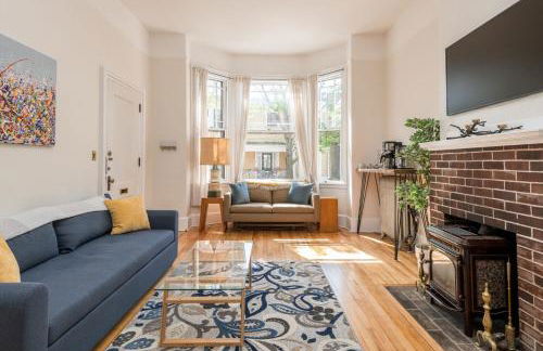 Local Landmark - Gorgeous Historic Home - Foto 16