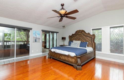 Huge Waterfront Mini-Resort w Gym, Dock & Pool - Foto 49