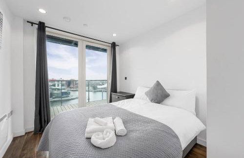 Waterfront Panorama – 2BR + Balcony, Near Stadium - Foto 15