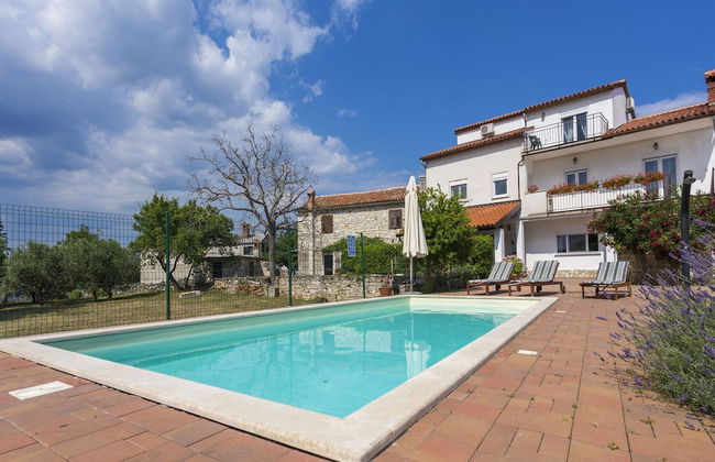 Villa in Kujici Near Beach With Pool - Foto 27