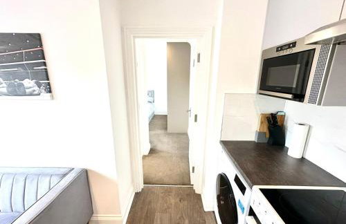 Stunning Modern, Private Apartment,15 Mins To Central London - Photo 22