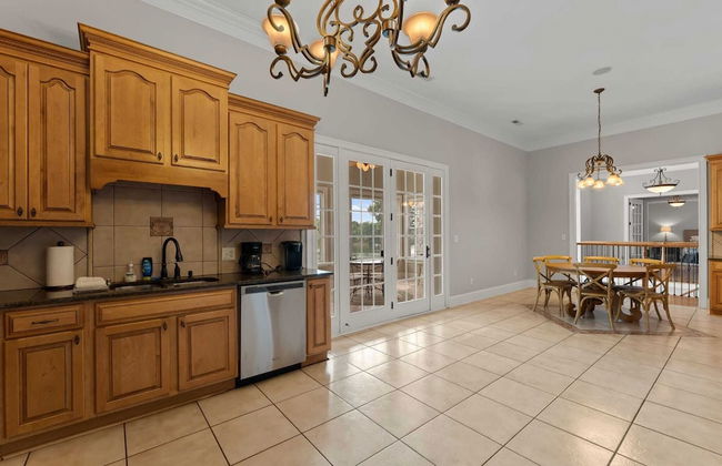 Whitetail Cove by Avantstay Lakefront w/ Pool + Private Dock Sleeps 20 - Photo 15