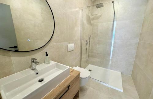 LUX Apartments - Photo 11