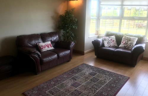 Dungannon 2 Bed Bungalow - Sleeps 5 - Pet Friendly - Foto 43