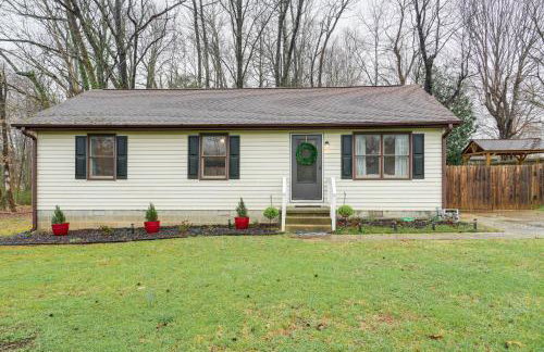 Mebane Home with Private Yard Steps to Downtown! - Foto 23