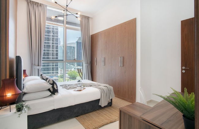 Luxe Apartments near Dubai Mall, Burj Khalifa - Pool, Gym, & Parking by Sojo Stay - Photo 17